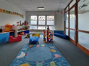 Bauzimmer mit Fahrzeugen